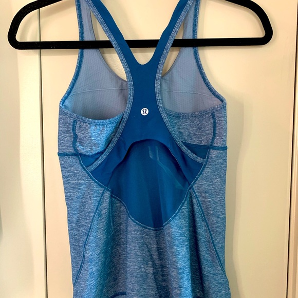 NWOT. Lululemon tank. Size 6. Never worn - Picture 2 of 6
